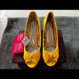 dexflex comfort wedge size 8 womens yellow